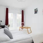 Stylish With Parking In By Renters