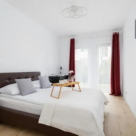 Stylish With Parking In By Renters *