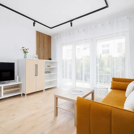 Stylish With Parking In By Renters