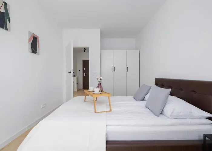 Stylish With Parking In By Renters Kattowitz