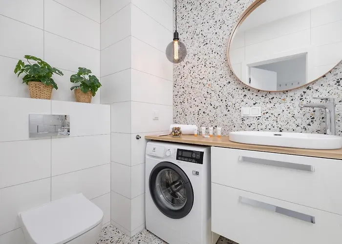 Stylish With Parking In By Renters Apartment