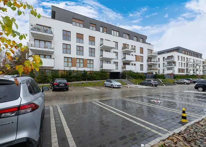 Stylish With Parking In By Renters Kattowitz